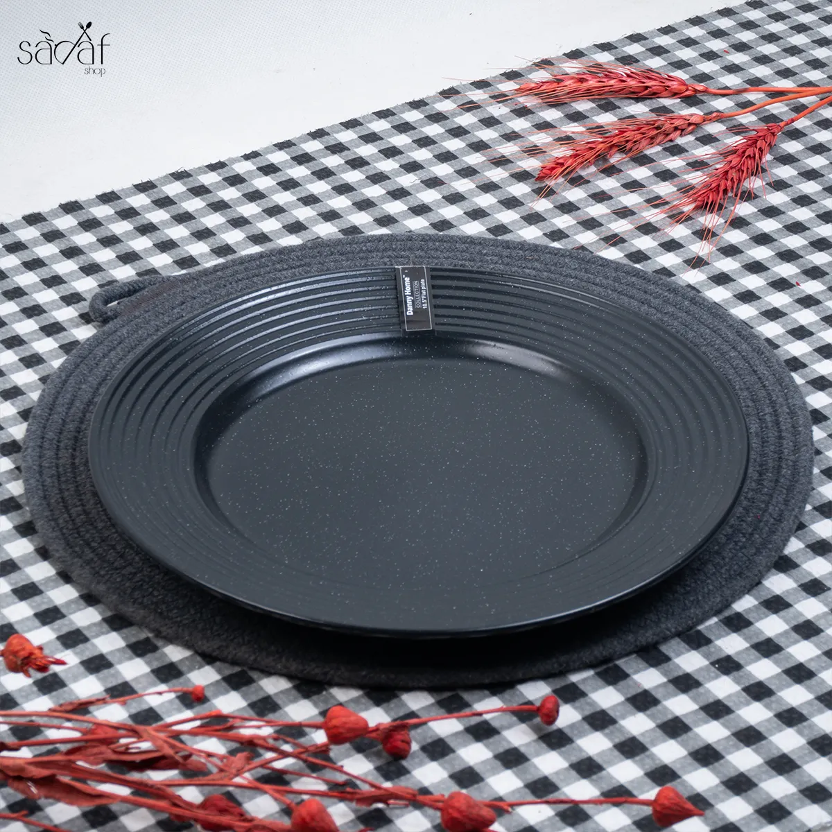 129_29_11zon پلیت سرو تخت 27 سانت سرامیک مشکی شیاردار دنی هوم(یک عددی) - تصویر 1